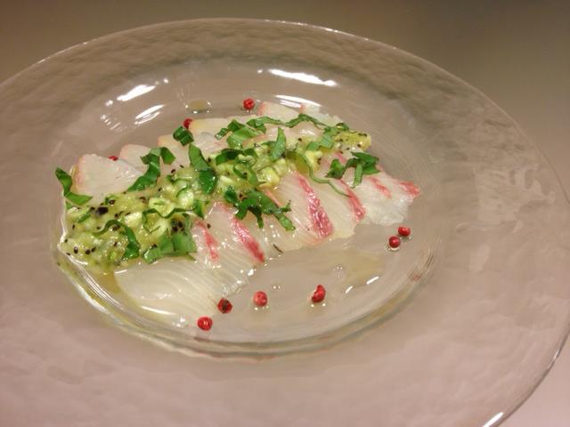 カンパチのカルパッチョ 夏野菜とキウイのソース