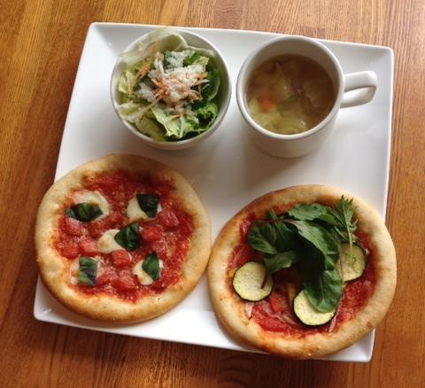 全粒粉のピザ（マルゲリータと野菜のピザ）