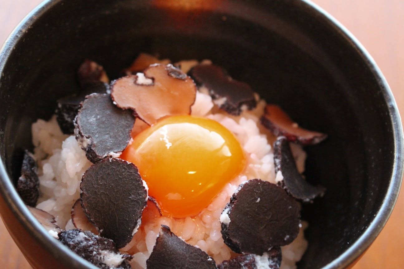中国産トリュフの粕漬けをのせた卵かけごはん（突破ラボの手料理）